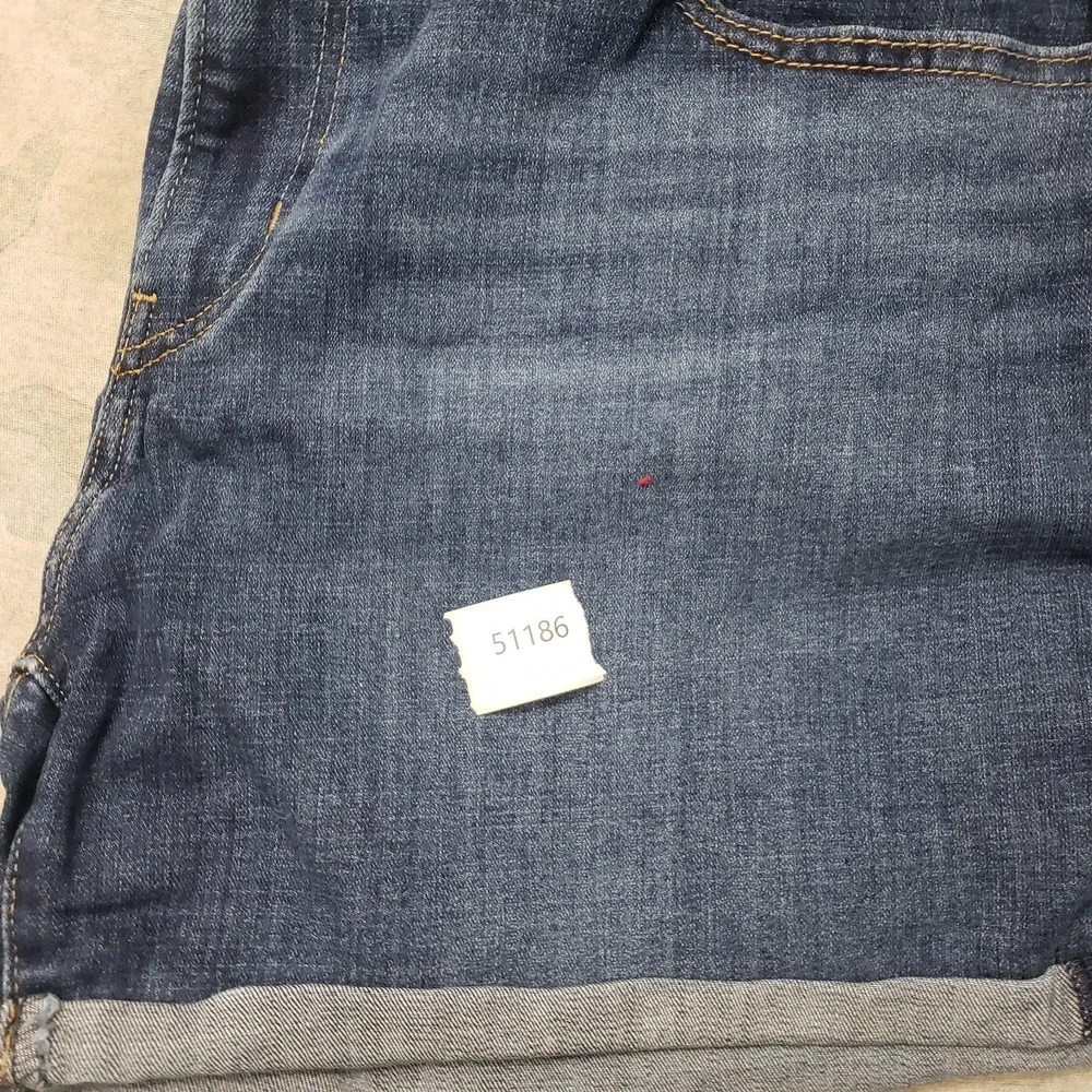 Levi's Shorts Womens 34 Blue Mid Length Stretch Denim Medium Wash